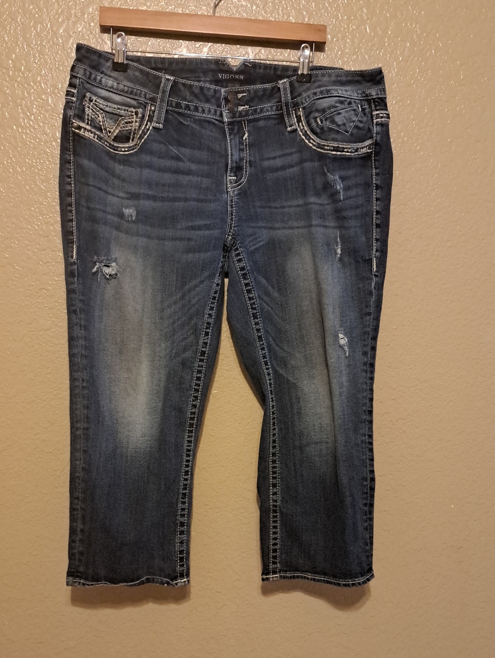 Vigoss The Dublin Women's Distressed Dark Blue Stretch Jeans Capris. Size 20.